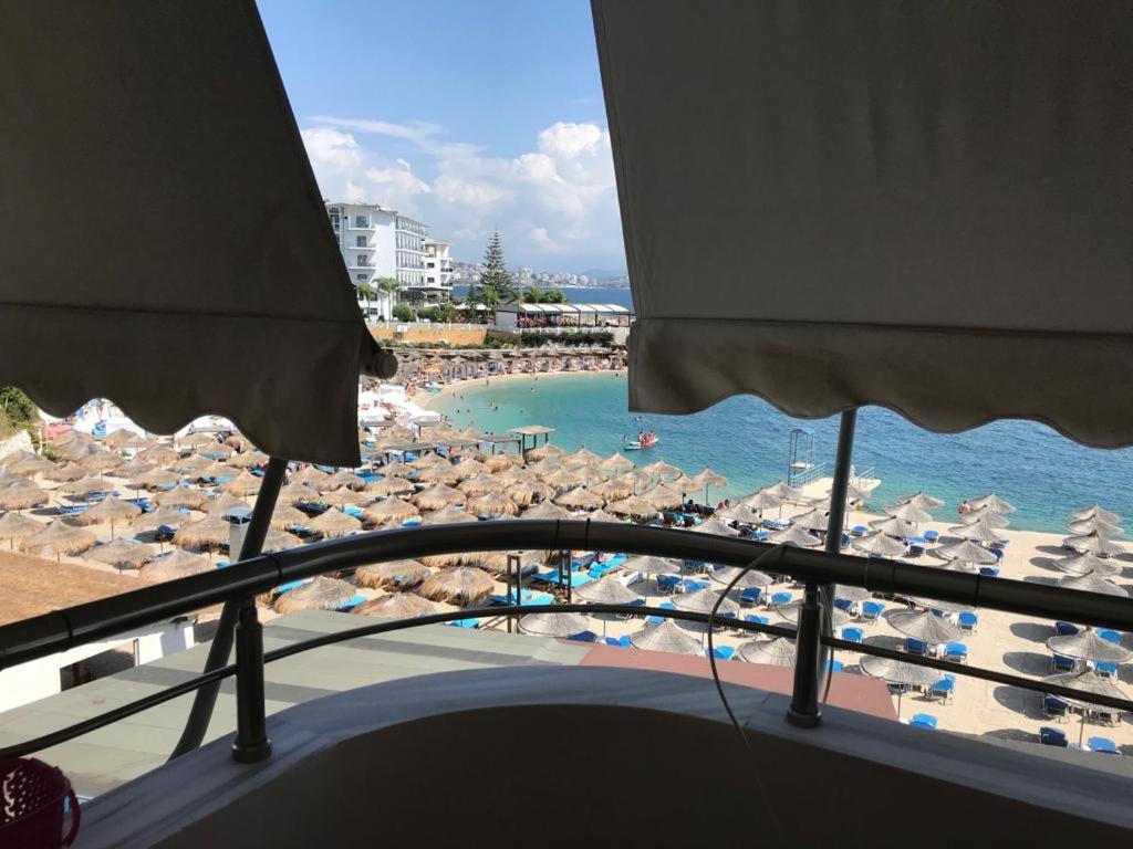Leon Sea View Apartment ساراندا المظهر الخارجي الصورة