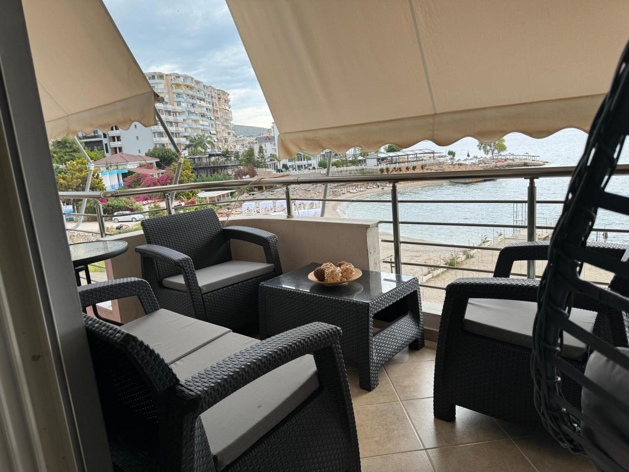 Leon Sea View Apartment ساراندا المظهر الخارجي الصورة