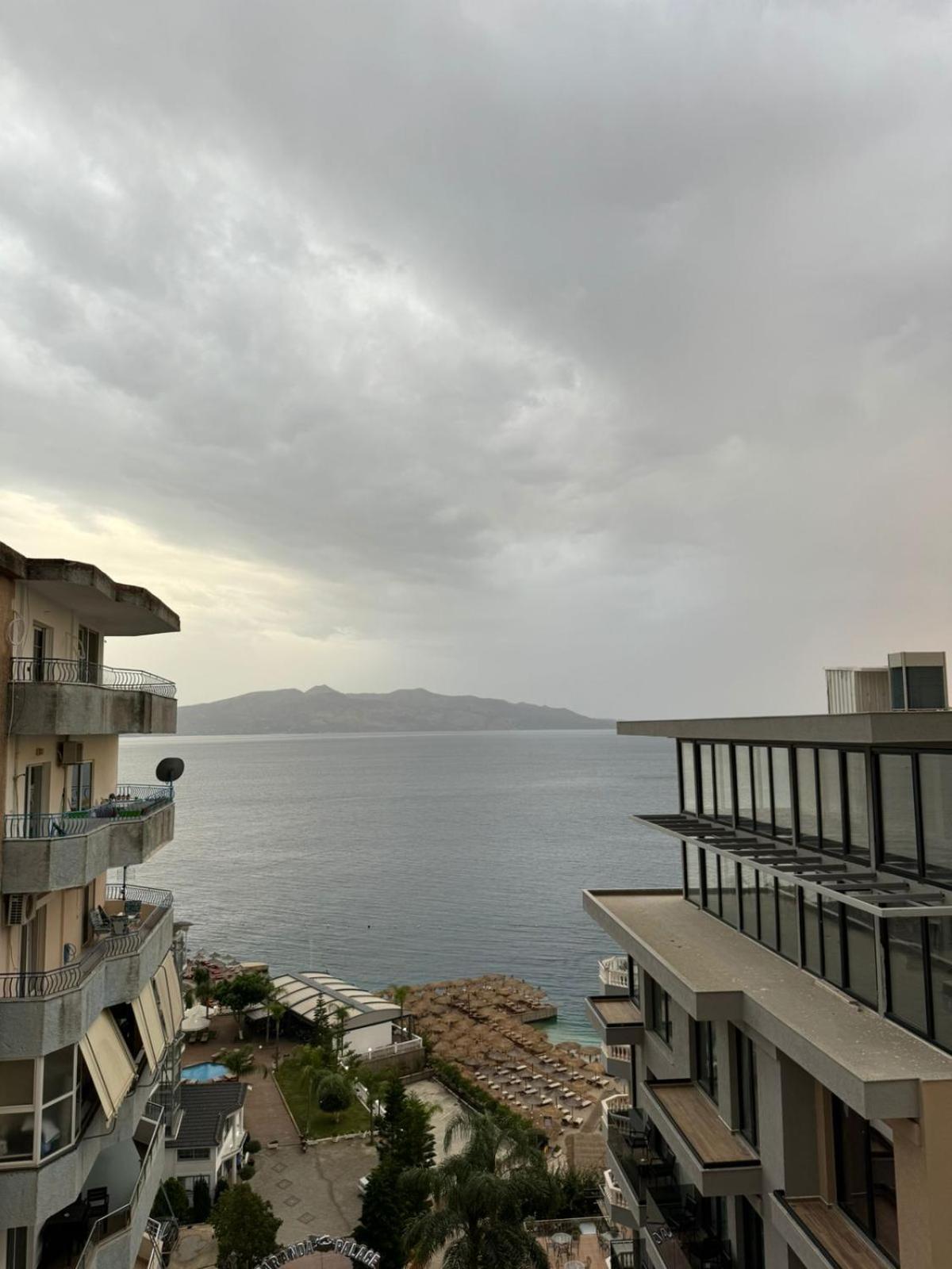 Leon Sea View Apartment ساراندا المظهر الخارجي الصورة