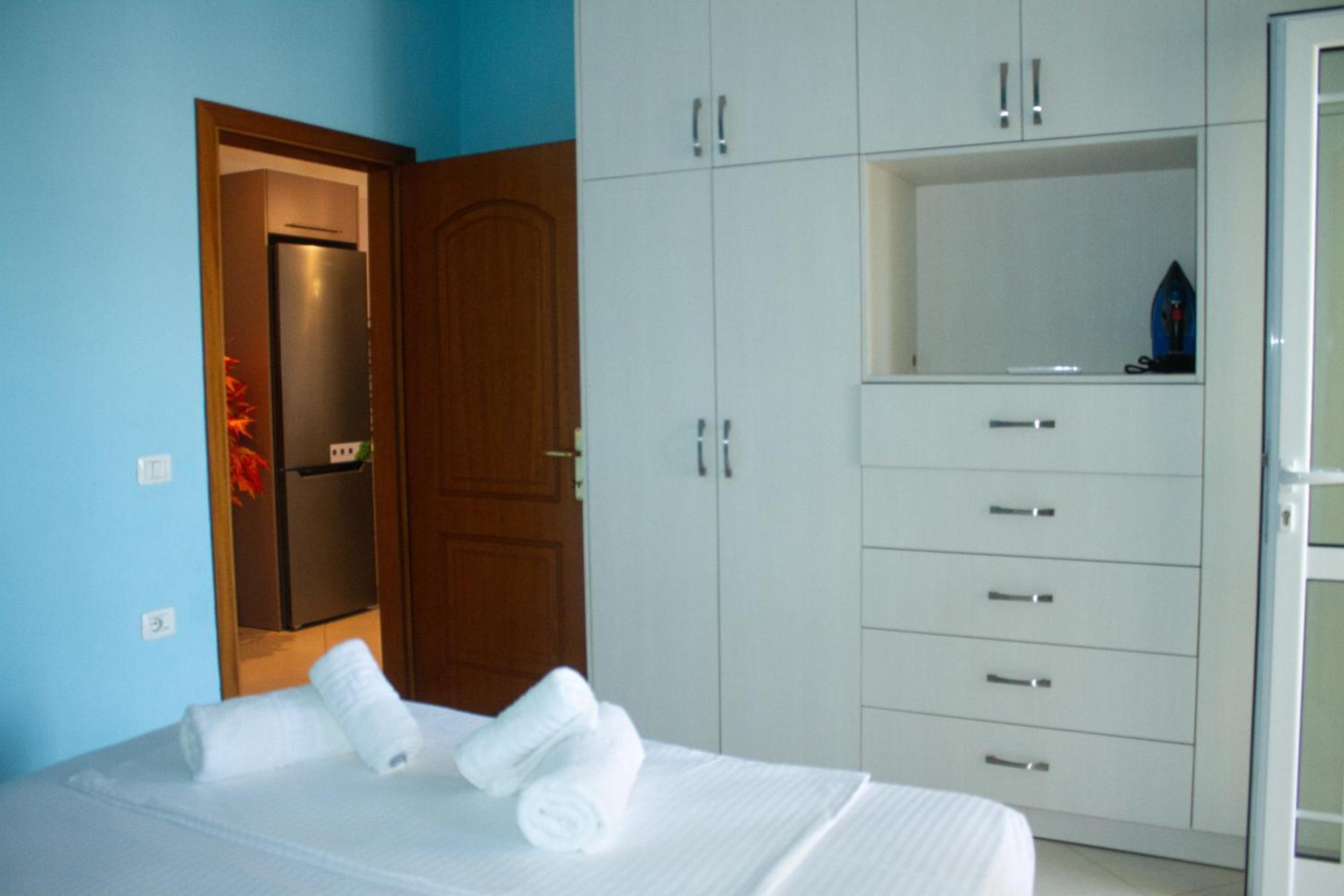 Leon Sea View Apartment ساراندا المظهر الخارجي الصورة