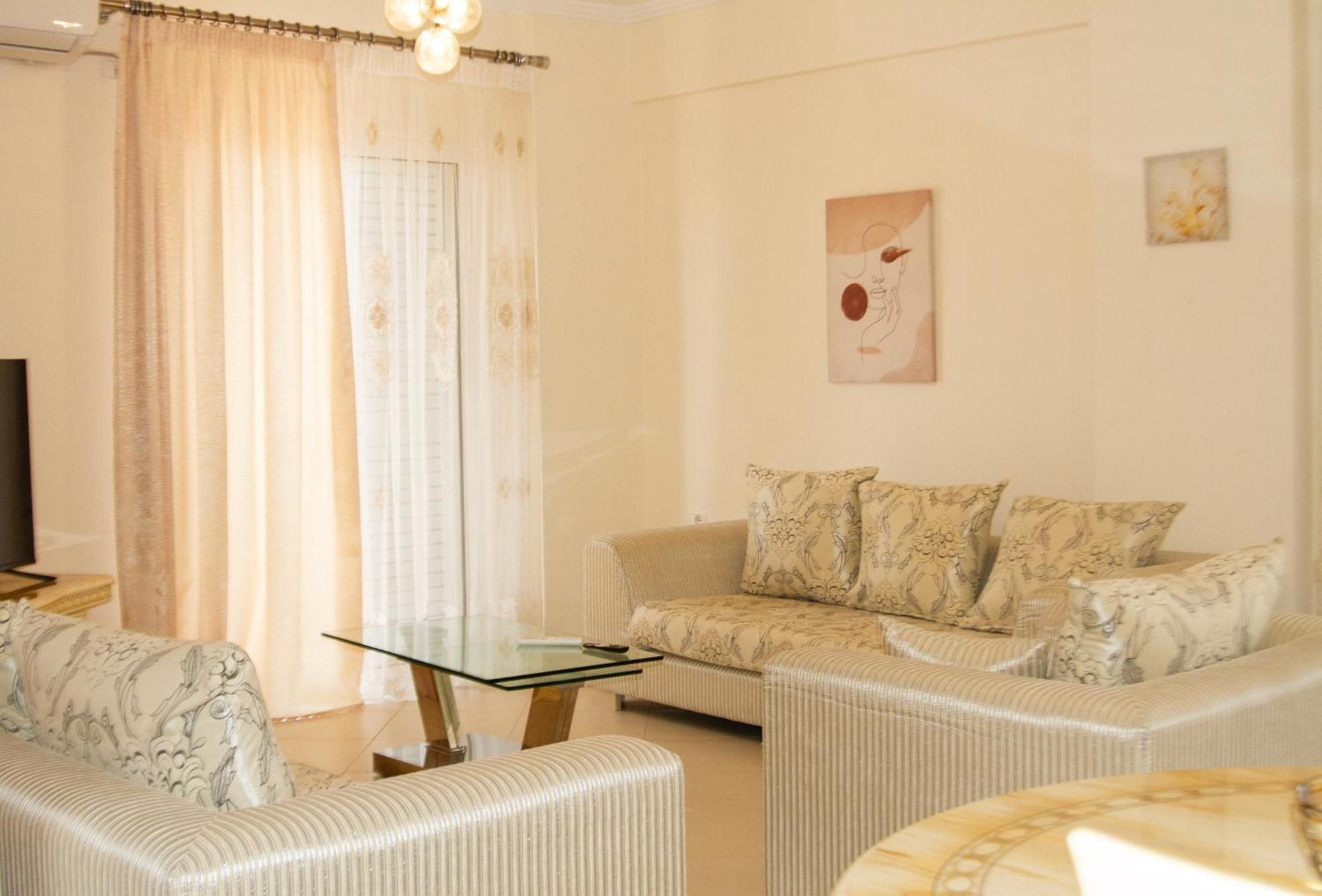 Leon Sea View Apartment ساراندا المظهر الخارجي الصورة