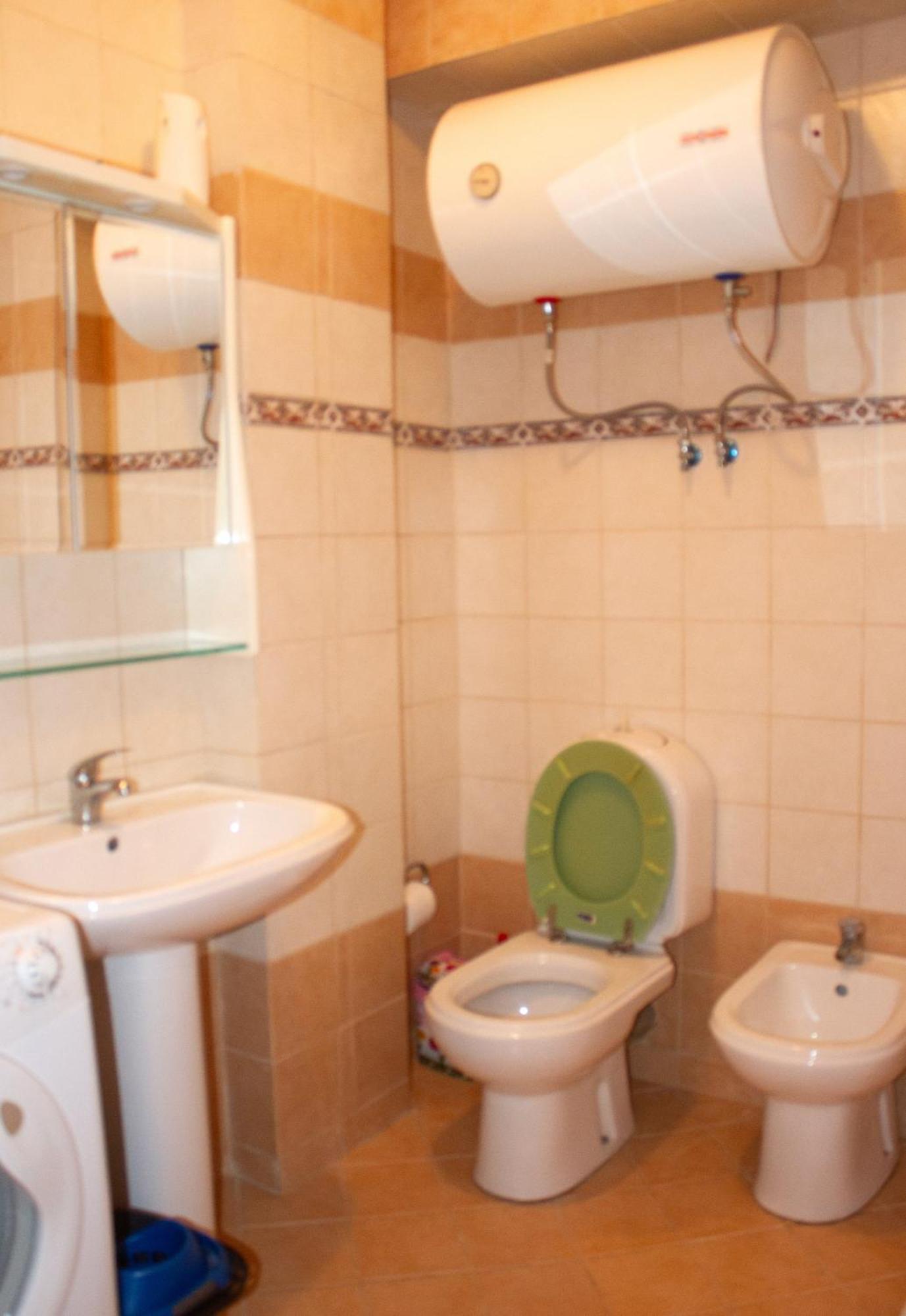 Leon Sea View Apartment ساراندا المظهر الخارجي الصورة